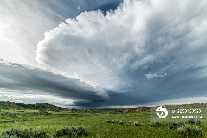 Extreme weather in the northern high plains of Montana. Photogenic supercell, USA