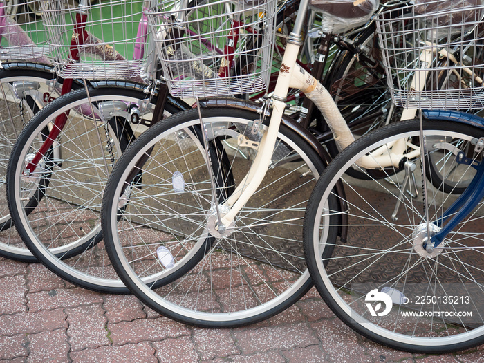 店頭に並んだ自転車