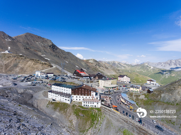 意大利著名的高山山口-Stelvio山口，航拍照片