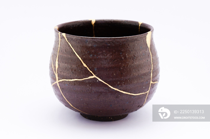 Antique kintsugi, tea pottery set chawan bowl restored with gold.
