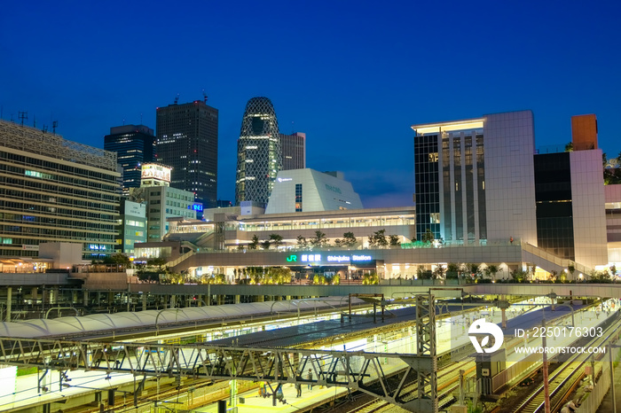 新宿駅 夜景