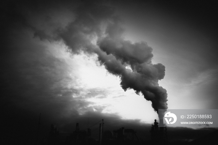 工厂烟囱行业冒出的烟雾与全球变暖