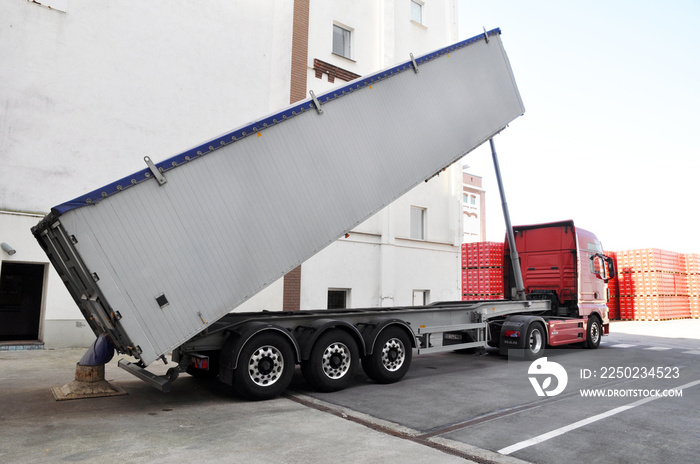 LKW Entladung Brauerei