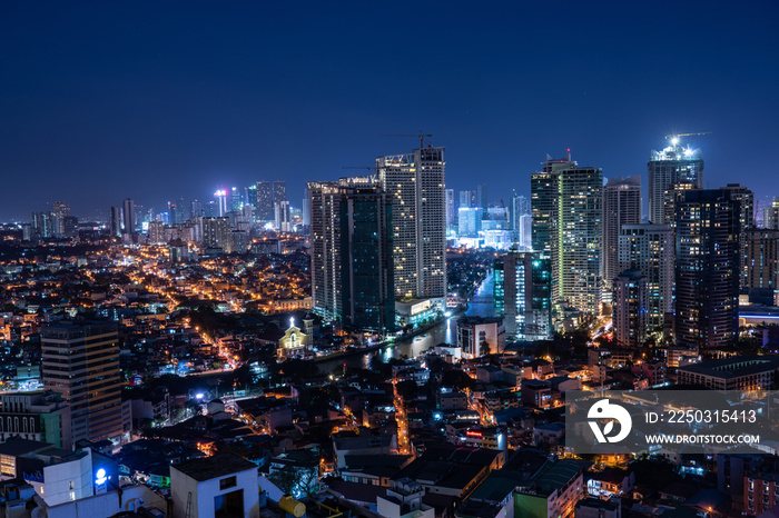 马尼拉马卡蒂摩天大楼的夜景