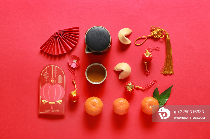 彩色背景带有中国符号的红包。新年庆祝活动