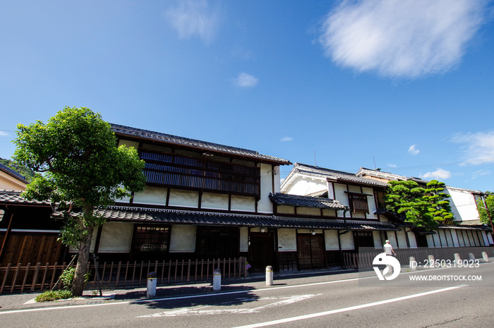 近江商人屋敷が並ぶ街並み