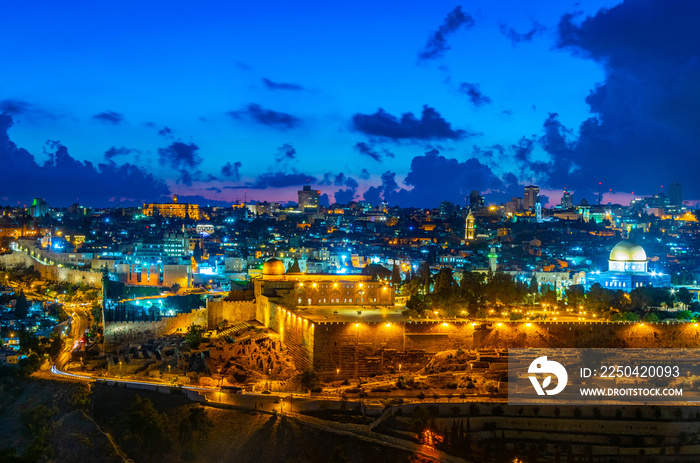 以色列橄榄山上的耶路撒冷日落景观