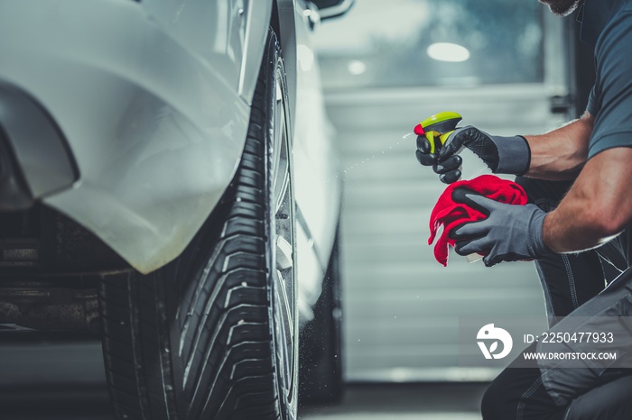 Car Alloy Wheels Cleaning