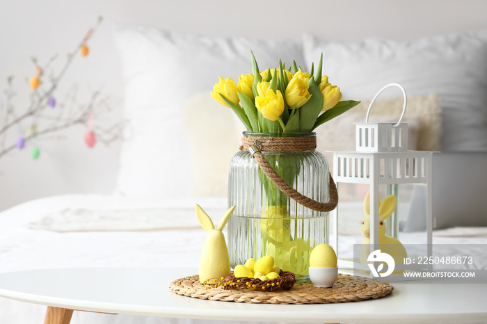郁金香花瓶，复活节彩蛋窝，客厅桌子上的装饰