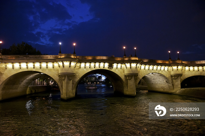 Le pont neuf at night, Paris, France