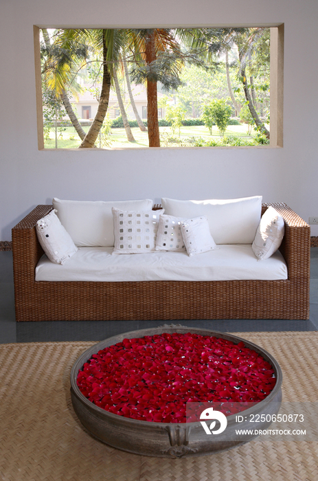 Lounge with Sofa at Shreyas Retreat in Bangalore, India