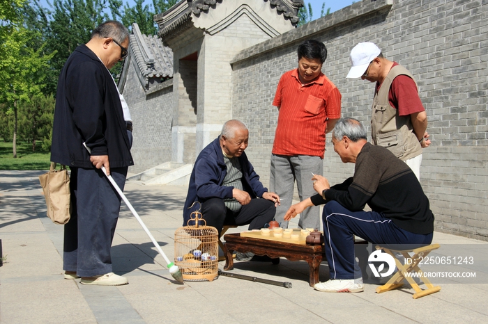 东方老人生活