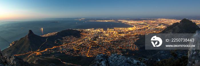 Kapstadt bei Nacht