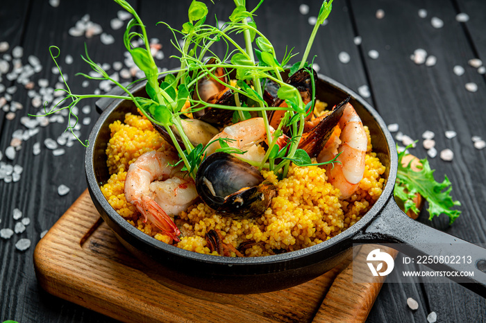 Couscous with mussels and shrimps