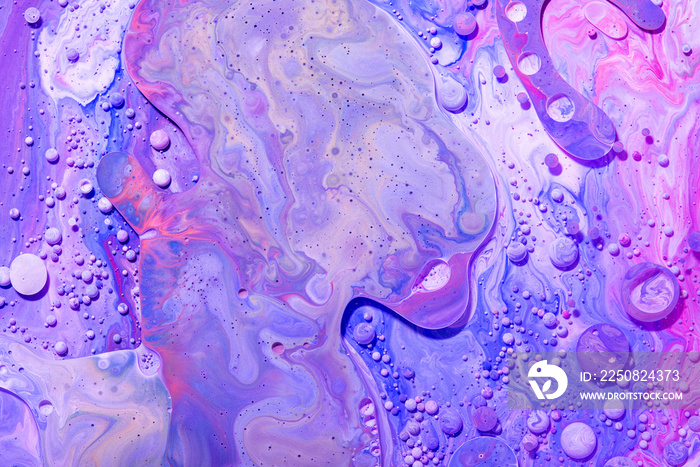 抽象紫色丙烯酸浇注液体大理石表面设计。