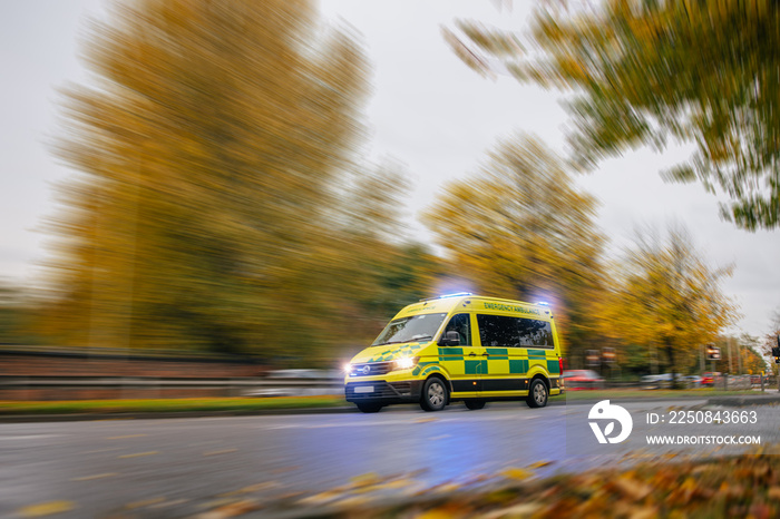 Ambulance UK respond to an Emergency in downtown