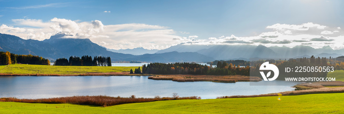 Landschaft im Allgäu bei Füssen im Frühling