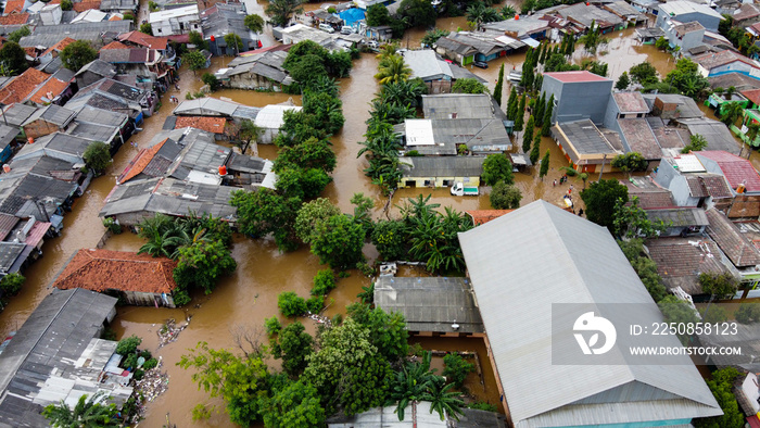 空中POV视图描述洪水。贝卡西大规模自然灾害后造成的破坏