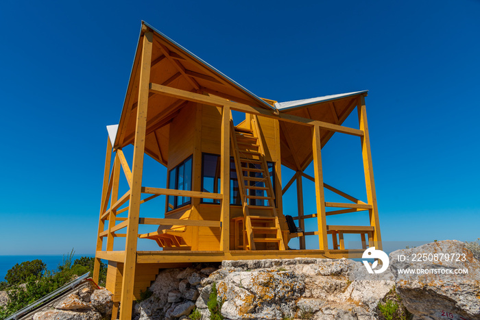 克罗地亚Mljet国家公园Montokuc山的黄色了望塔