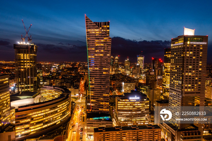 Warszawa warsaw noc nocą wieżowce panorama