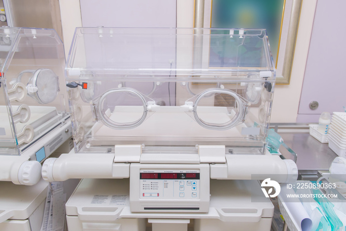 infant incubator in hospital post delivery room