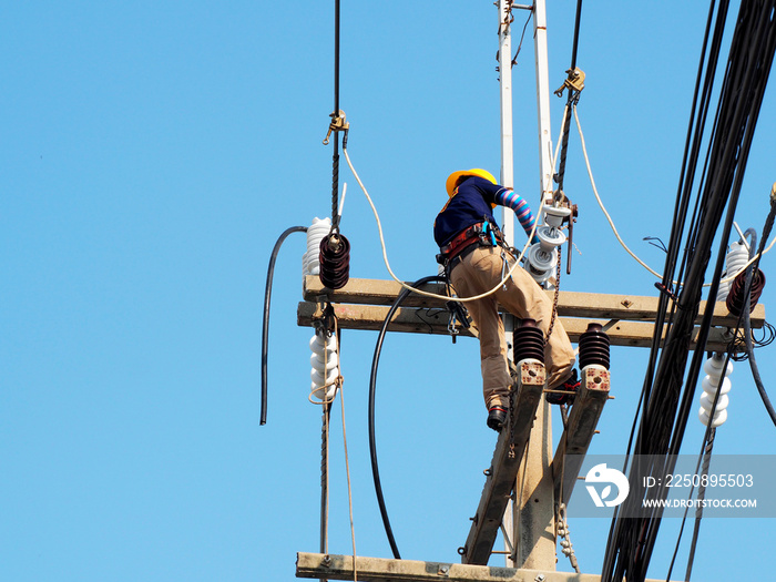 电工高空作业及危险高压电力线路维护