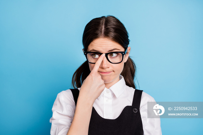 Close-up portrait of her she nice attractive lovely brainy boring dull brunette schoolgirl nerd geek