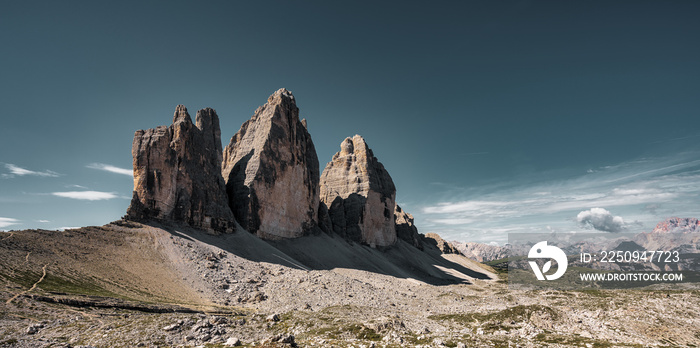 意大利三峰北景。拉瓦雷多三峰。