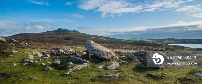 Coeten Arthurs Dolmen，St.Davids Head，彭布罗克郡，威尔士，英国