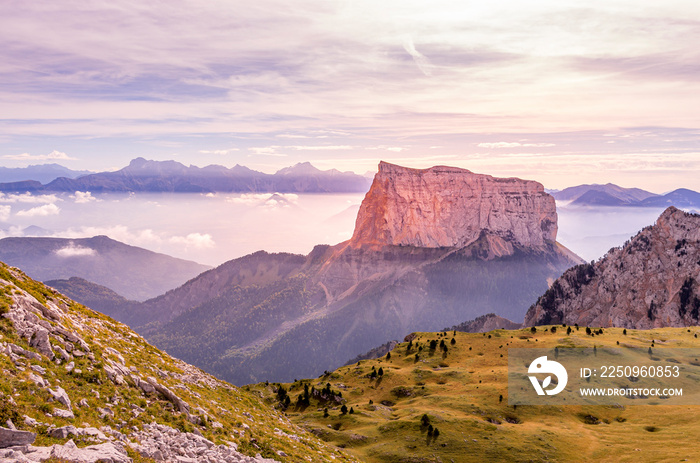 Massif du Mont Aiguille, dans le Vercors