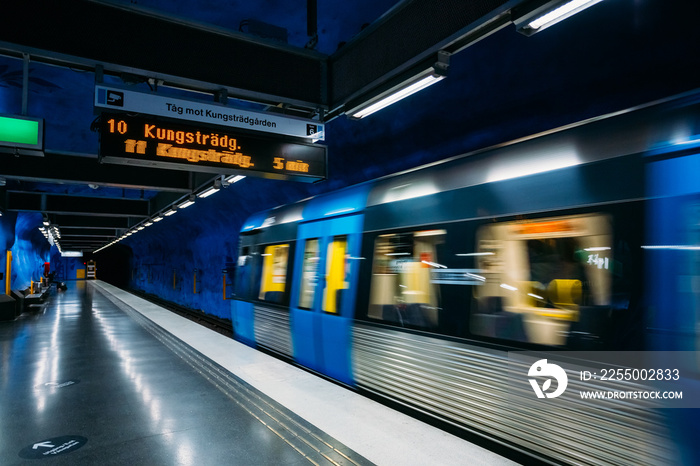 瑞典现代斯德哥尔摩地铁站。地铁