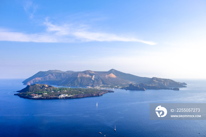 Vulcano vue de Lipari