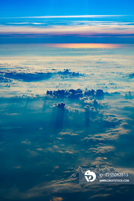 从飞机到云的视图