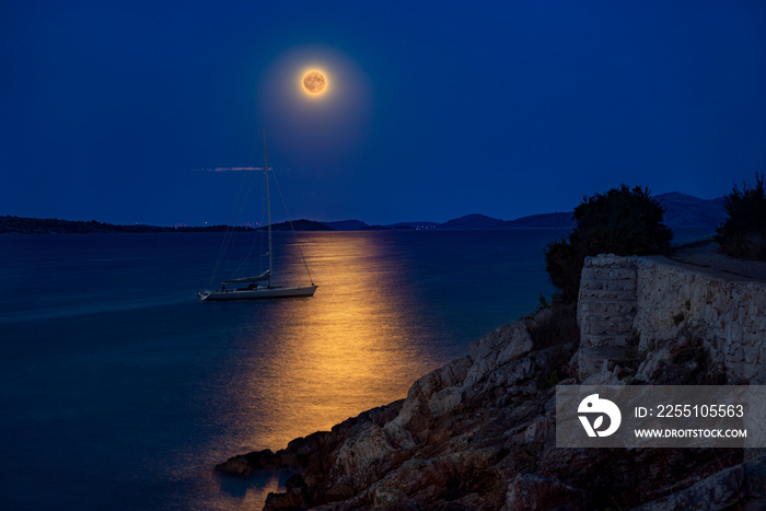 Croazia al chiaro di Luna