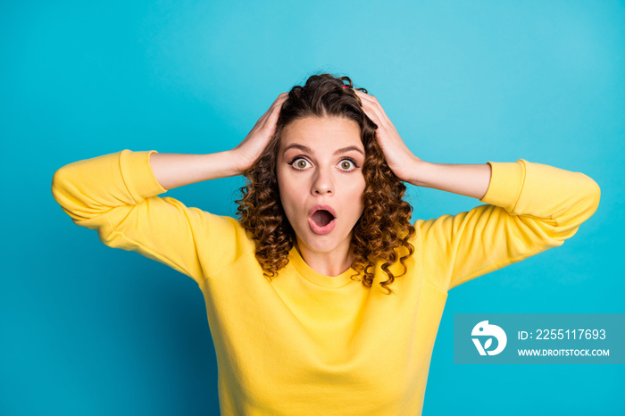 Close-up portrait of her she nice-looking attractive lovely pretty amazed wavy-haired girl scary news reaction opened mouth isolated over bright vivid shine vibrant blue color background