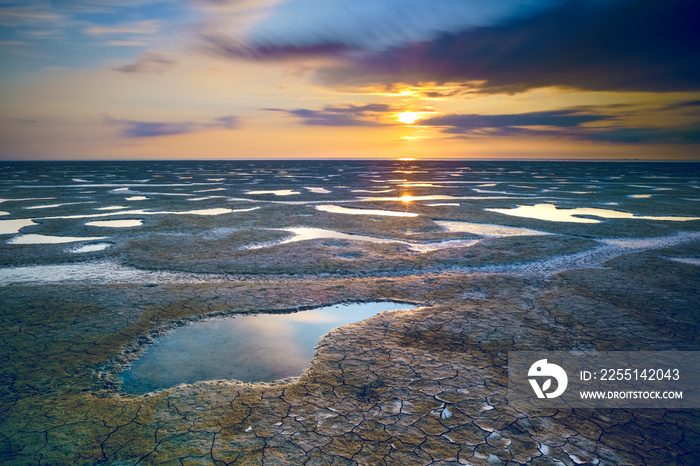 Beautiful tranquil sunset over the ocean sea