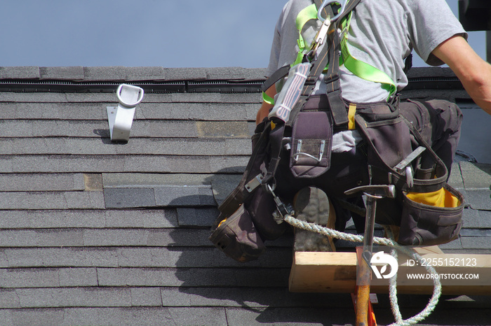 roofer construction roof repair rope security worker