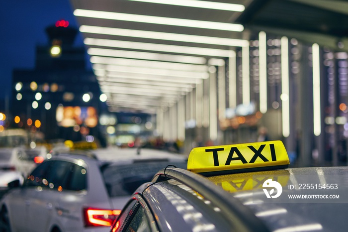 Lighting taxi sign