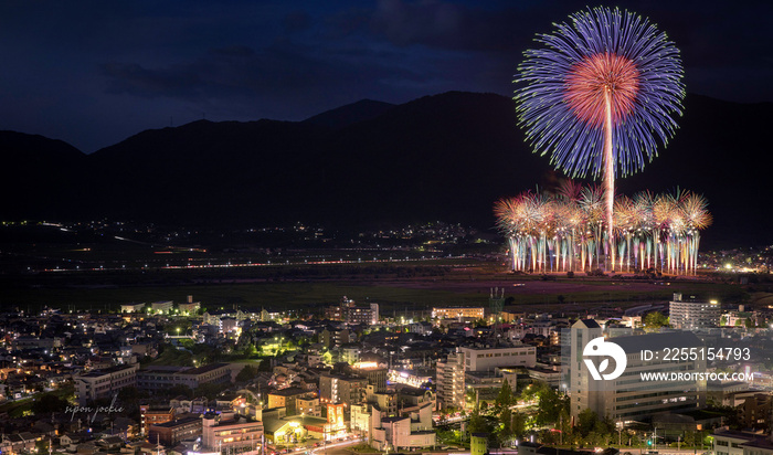 The Japanese Fireworks Festival is always held every summer. In Kameoka City, a fireworks festival is held in the middle of a field with a mountainous hill background.