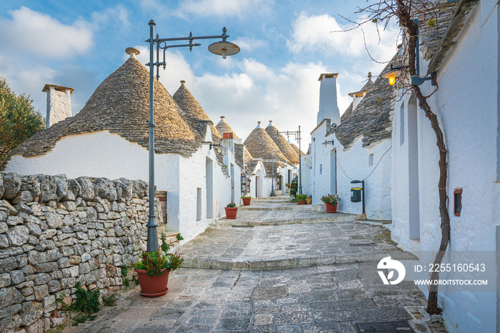 Malownicze miasteczko we Włoszech z pięknymi domkami - Alberobello