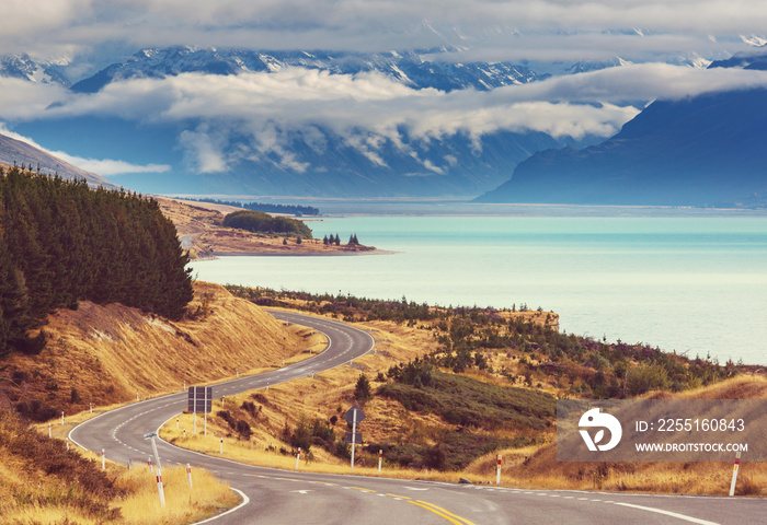 Road in New Zealand mountains