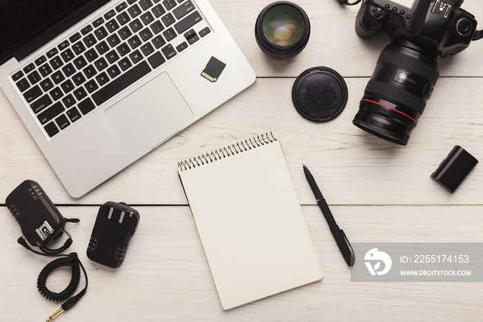 Photographer equipment and blank notepad