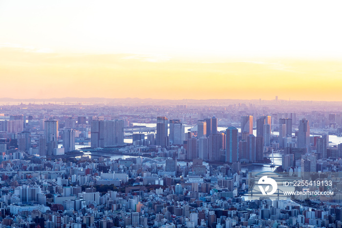 夕方の東京の街並み（隅田川・中央区周辺）