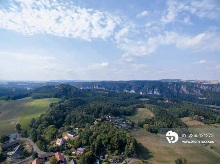 Sächsische Schweiz Elbsandsteingebirge Dresden Pirna Luftbild Drohne ländliche Struktur Dorf Dorfleben Himmel Sommer Sonne Touristen Ferien Urlaub