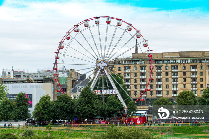 Fringe Festival Edinburgh mit Riesenrad