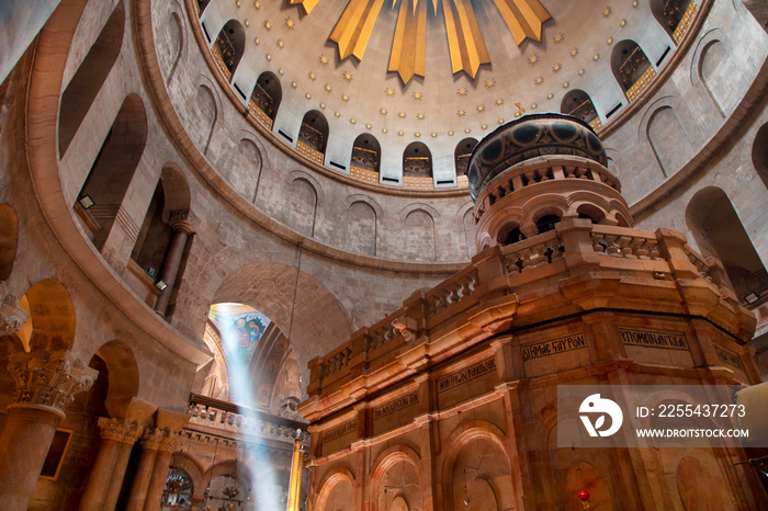 Church of the Holy Sepulcher Jerusalem holy light beam