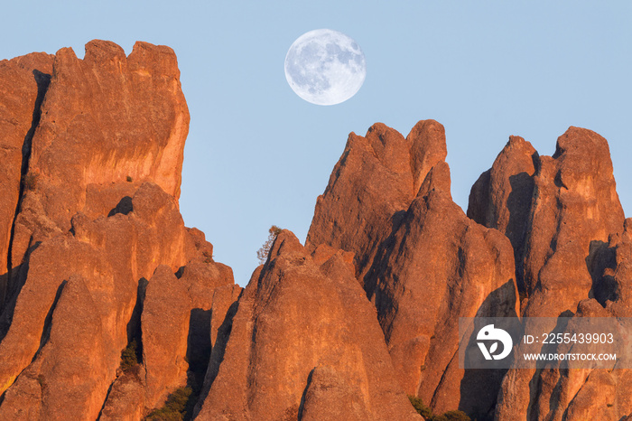 Full moon over High Peaks. Pinnacles National Park, California, USA.