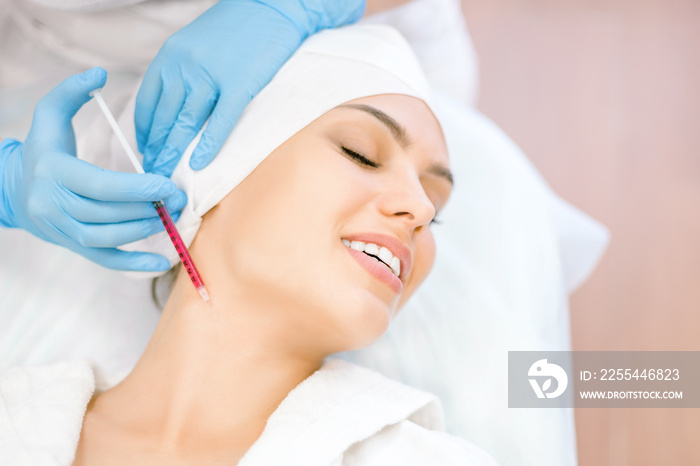 Cosmetology. Close-up procedure for the introduction of an injection drug in a cosmetology clinic.