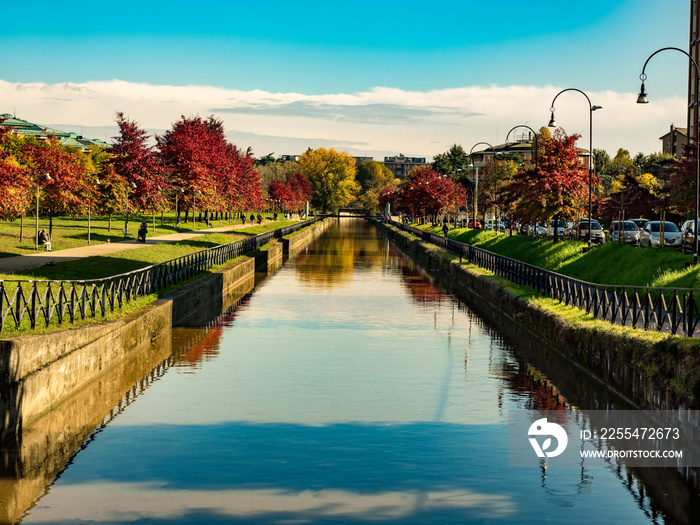 a brilliant autumnal view of the martesana canal