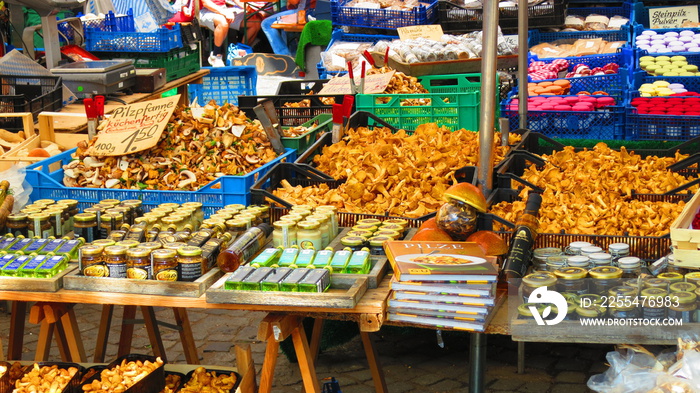 viktualienmarkt in munich